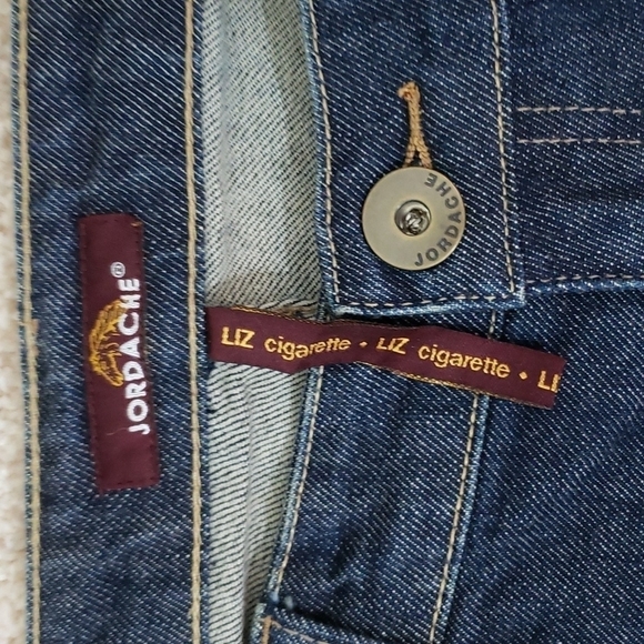 JORDACHE~Size 31/12~Dark Denim Capri Embroidered Stitching, Logo NEW. - Picture 15 of 16